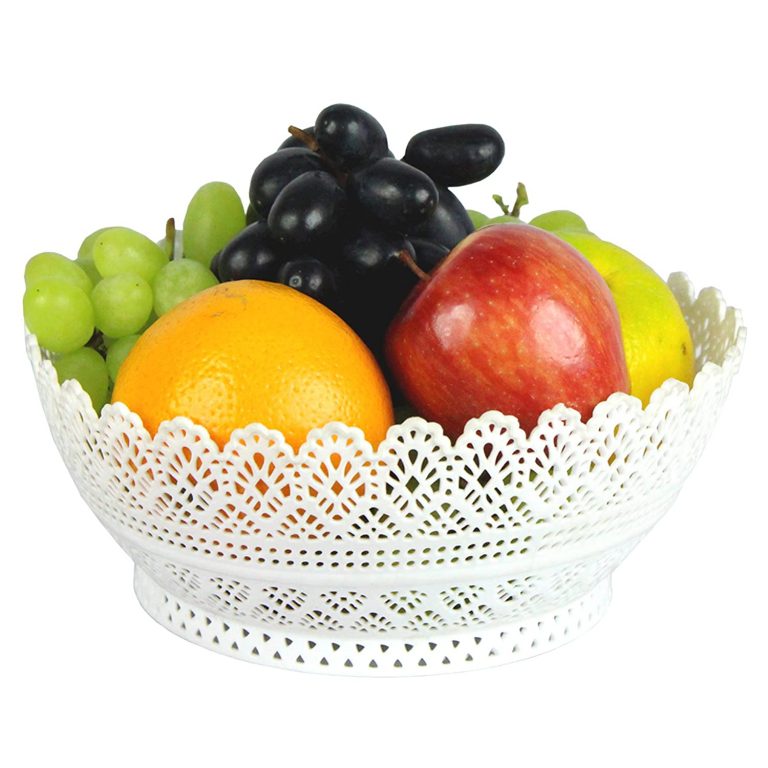 Different types of fruit baskets that one can gift their loved ones
