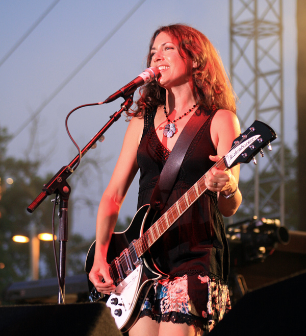 susanna hoffs net worth